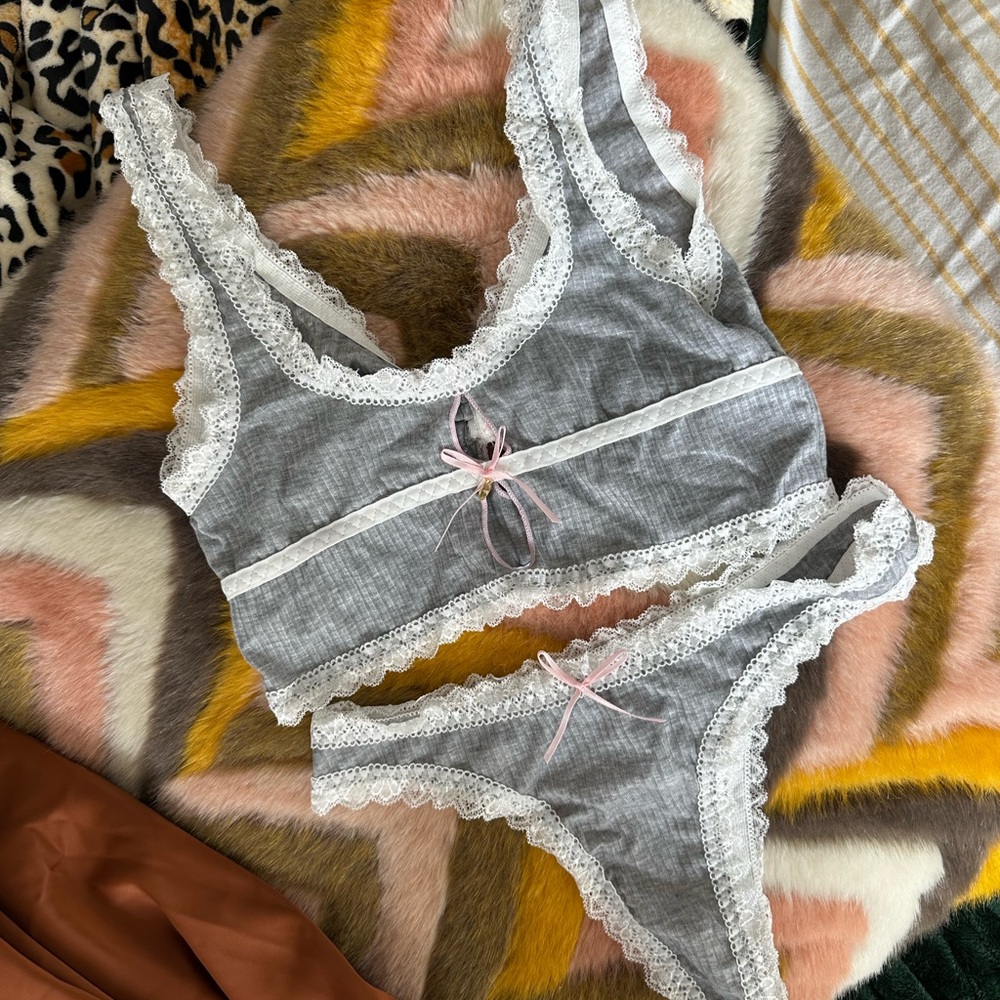 pickle. Gray Lace Trim Lingerie Set